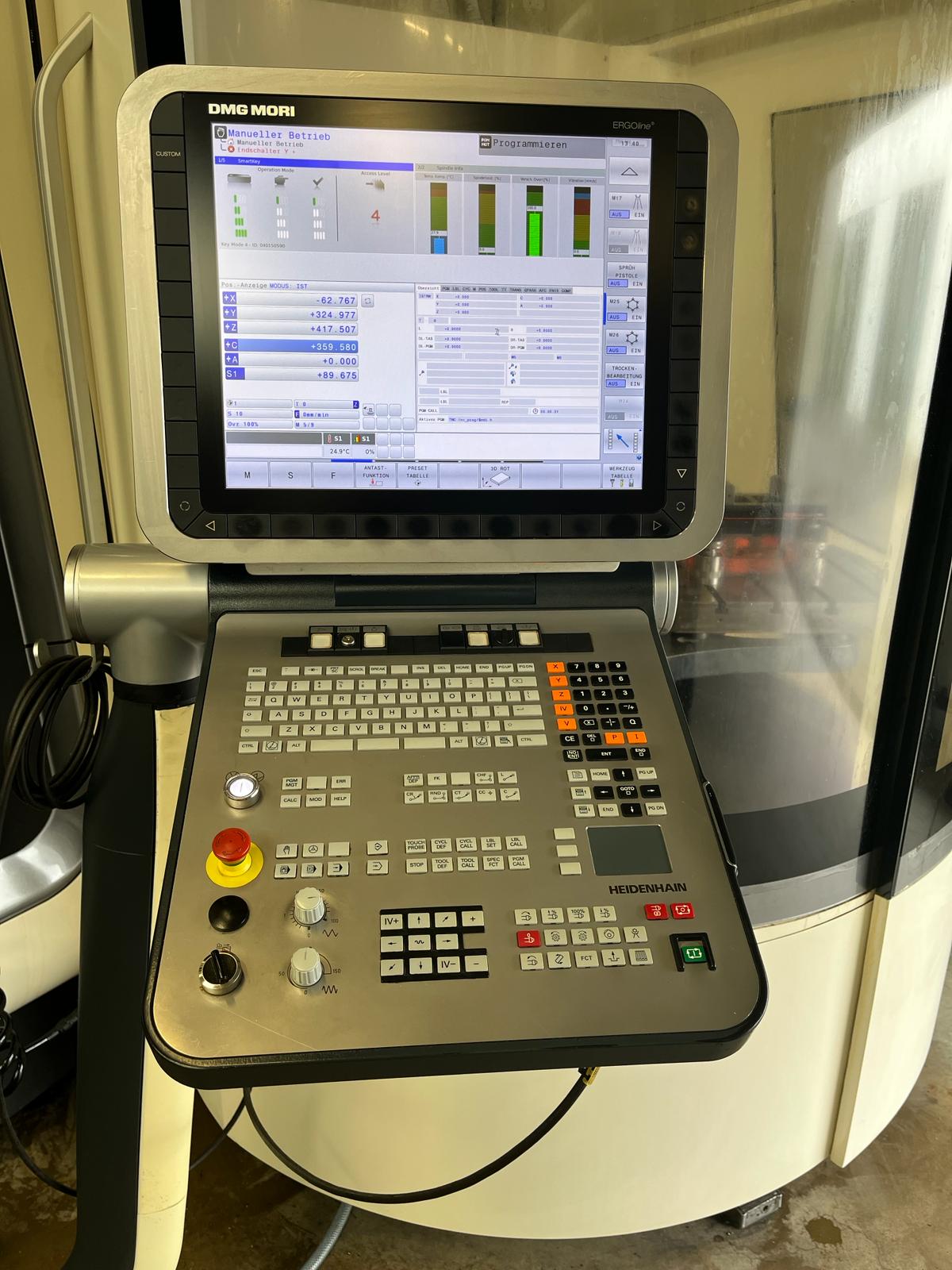 CENTRO DI LAVORO VERTICALE A 5 ASSI DMG - DMC 65 MonoBlock