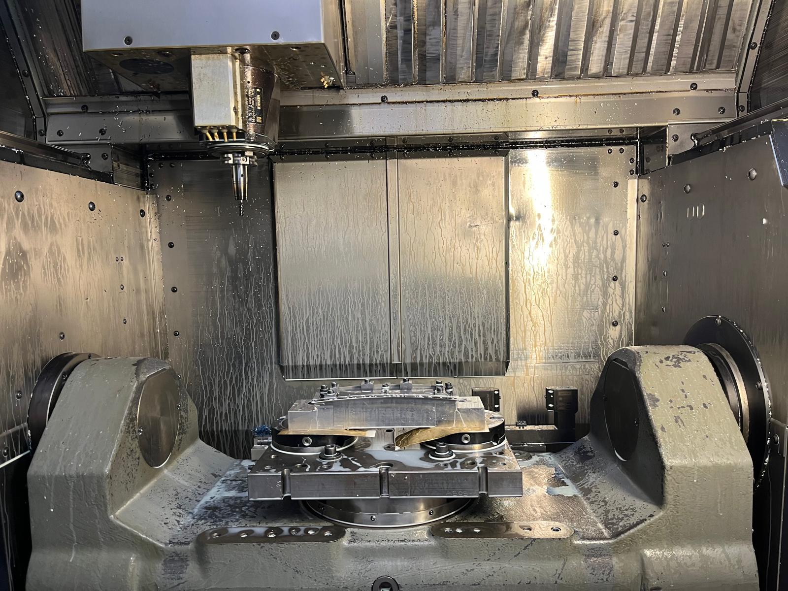 CENTRO DI LAVORO A 5 ASSI HERMLE - C 20 U